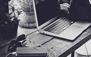 湖人大胜凯尔特人，詹姆斯砍下33+12+12三双