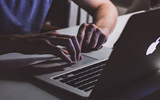 湖人大胜凯尔特人，詹姆斯砍下33+12+12三双